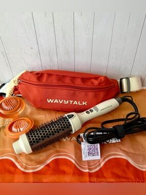 NEW Wavytalk Blowout heated Brush Bundle White w/ Cute Travel Set